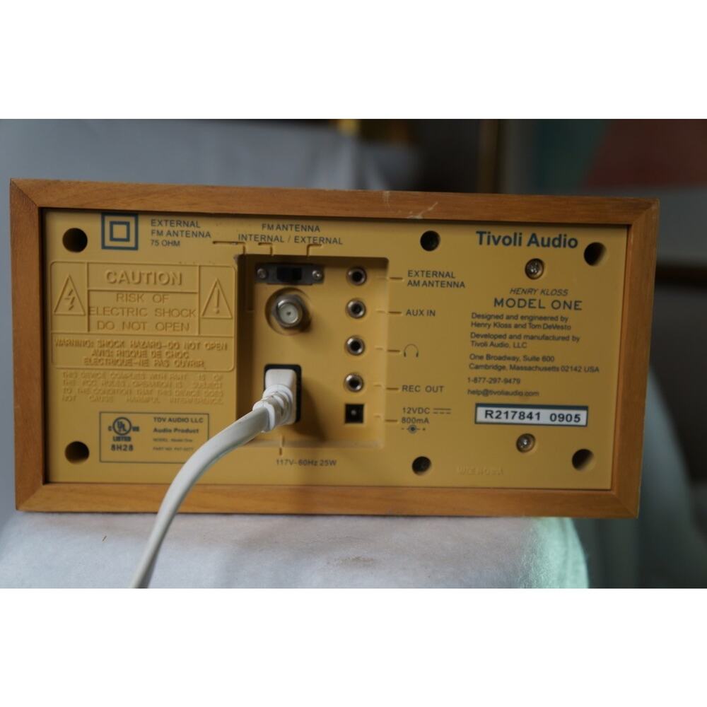 Tivoli Audio Henry Kloss Model One AM/FM Table Radio Walnut Wood Cabinet - Picture 5 of 9